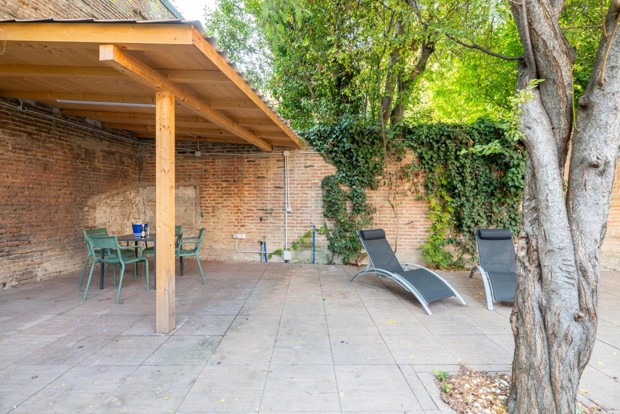 Aldrovandi Luxury Suites And Apartment Bologna Exterior photo